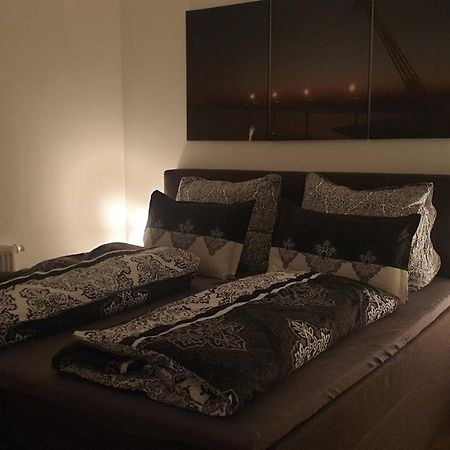 Seensucht & Urlaubstraeume, Ferienwohnung "Seerose" Grossraeschen Exterior foto
